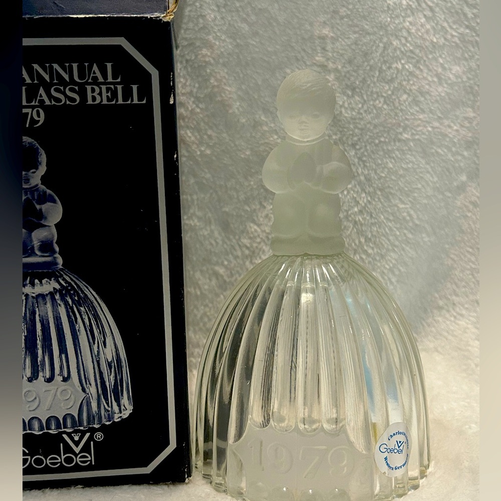 Goebel Crystal 1979 bell